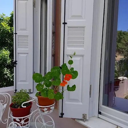 Andros Lighthouse Apartment Mesaria (Andros)