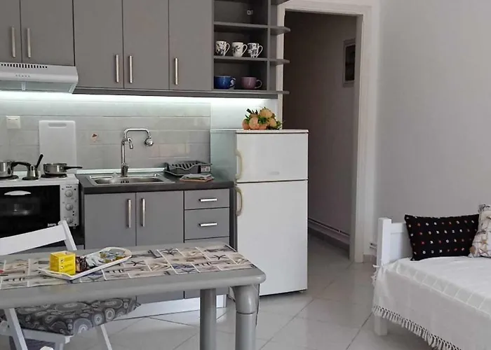 Andros Lighthouse Mesaria (Andros)