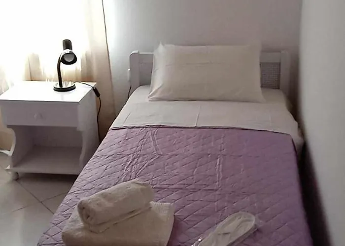 Andros Lighthouse Apartman *