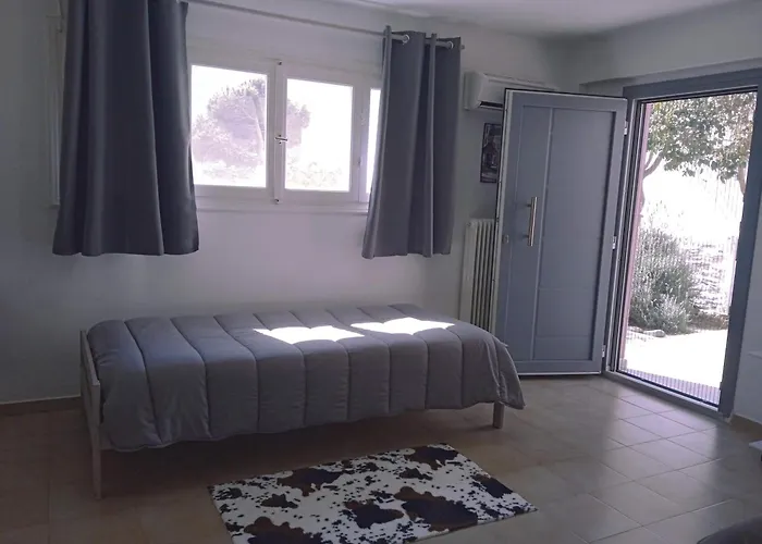 Andros Lighthouse Mesaria (Andros)